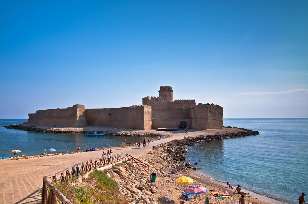 Appartamento Le Castella Le Castella  Bagian luar foto